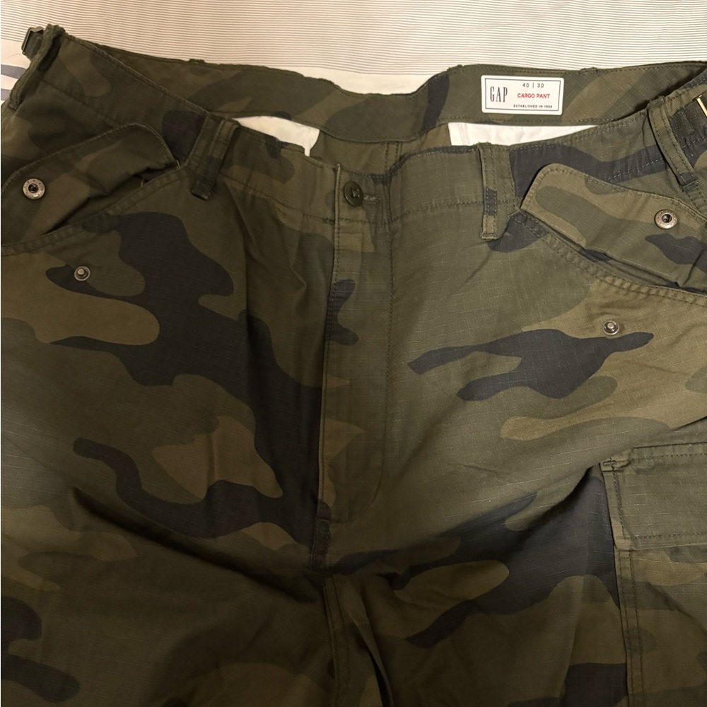 GAP Green Camouflage Cargo Pants